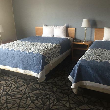 ריברטון Tomahawk Motor Lodge מראה חיצוני תמונה