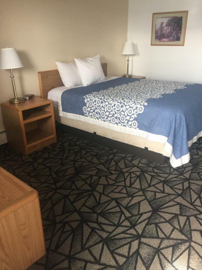 ריברטון Tomahawk Motor Lodge מראה חיצוני תמונה
