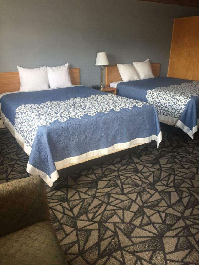 ריברטון Tomahawk Motor Lodge מראה חיצוני תמונה